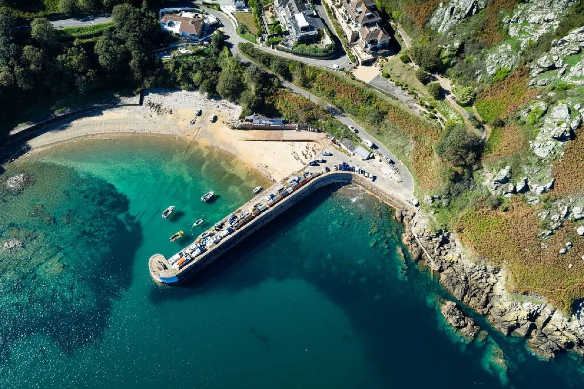 Bonne Nuit Bay
