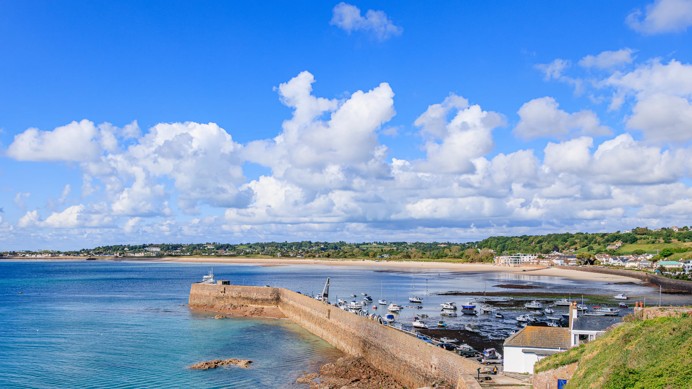 Captured from within Mont Orgueil Castle.